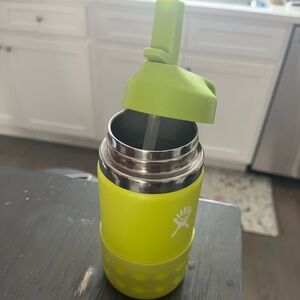 HYDRO FLASK Kids Water Bottle Slighty used